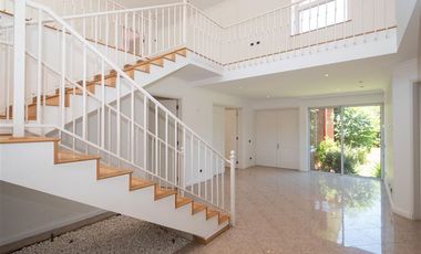 Casa en Arriendo en Los Trapenses, amplia casa