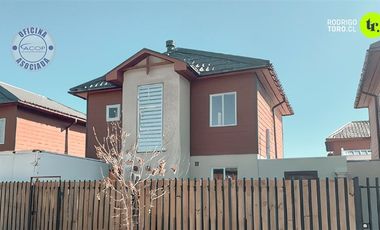 Casa en Venta en Villa Tres Vientos, Los Ángeles