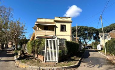 CASA VENTA QUILMES 3 AMBIENTES BALCON Y  JARDIN