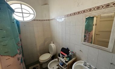 CASA VENTA QUILMES 3 AMBIENTES BALCON Y  JARDIN