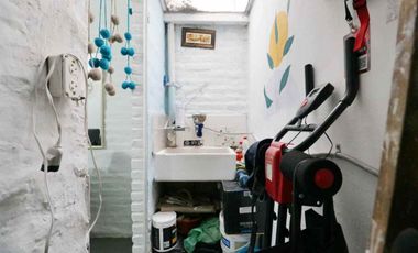 SE VENDE PH 2 AMB EN BALVANERA, EN PLANTA BAJA!