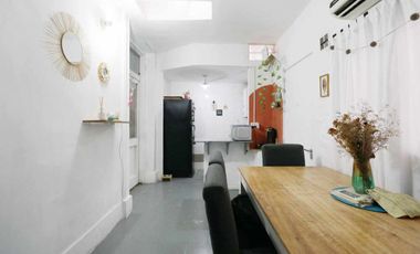 SE VENDE PH 2 AMB EN BALVANERA, EN PLANTA BAJA!