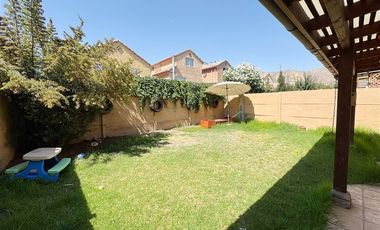 Casa en Arriendo en Arriendo solo con compromiso de Compra!!Fuera de Condominio!