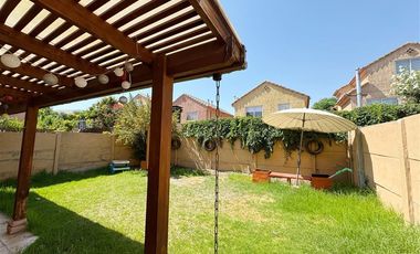 Casa en Arriendo en Arriendo solo con compromiso de Compra!!Fuera de Condominio!