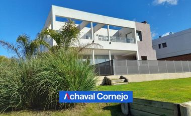 Venta | Casa 4 dormitorios y pielta. Orientacion Norte en Vistas, Puertos