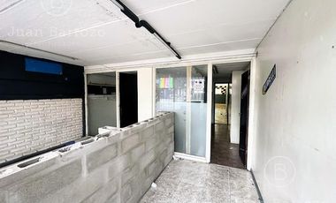 Venta Depósito sobre Av. H Yrigoyen. Zonificación S1R1. Remedios de Escalada.