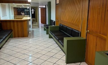 Excelente Local Comercial de 216M2