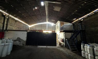EXCELENTE GALPÓN DE AMPLIAS DIMENSIONES