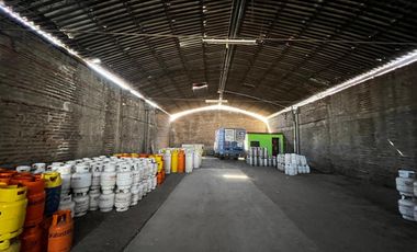 EXCELENTE GALPÓN DE AMPLIAS DIMENSIONES