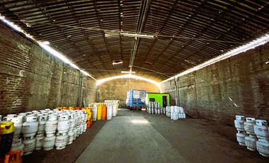 EXCELENTE GALPÓN DE AMPLIAS DIMENSIONES