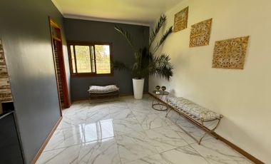 HERMOSA CASA EN PARCELA EN MEJOR CONDOMINIO DE BATUCO