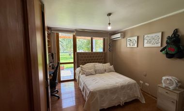 HERMOSA CASA EN PARCELA EN MEJOR CONDOMINIO DE BATUCO