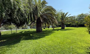 HERMOSA CASA EN PARCELA EN MEJOR CONDOMINIO DE BATUCO