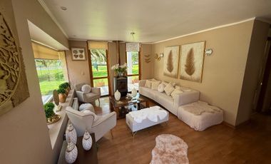 HERMOSA CASA EN PARCELA EN MEJOR CONDOMINIO DE BATUCO