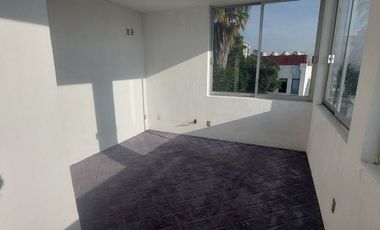 Casa en RENTA en Santa Cruz Del Monte