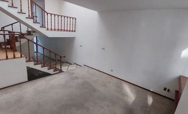 Casa en RENTA en Santa Cruz Del Monte