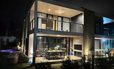 Casa en venta - 3 Dormitorios 3 Baños - Cochera - Pinamar