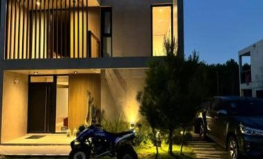 Casa en venta - 3 Dormitorios 3 Baños - Cochera - Pinamar