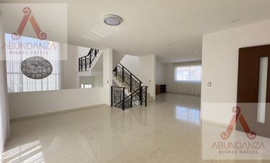 RESIDENCIA RENTA O VENTA METEPEC 4 RECAMARAS