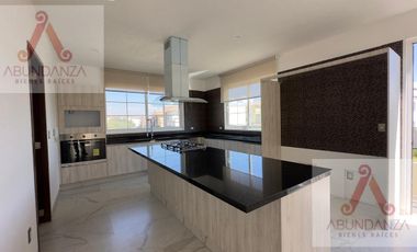 RESIDENCIA RENTA O VENTA METEPEC 4 RECAMARAS