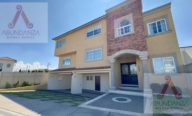 RESIDENCIA RENTA O VENTA METEPEC 4 RECAMARAS
