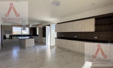 RESIDENCIA RENTA O VENTA METEPEC 4 RECAMARAS