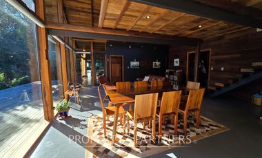 Espectacular casa con vista privilegiada a la laguna en «Reserva de Frutillar»