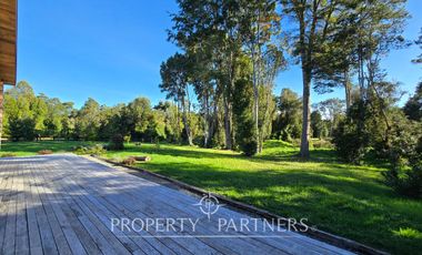 Espectacular casa con vista privilegiada a la laguna en «Reserva de Frutillar»