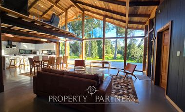 Espectacular casa con vista privilegiada a la laguna en «Reserva de Frutillar»