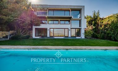 Maravillosa casa estilo mediterráneo a pasos del Colegio Everest