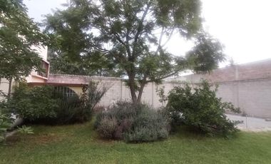 HERMOSA CASA CON EL MEJOR JARDIN EN OJO DE AGUA