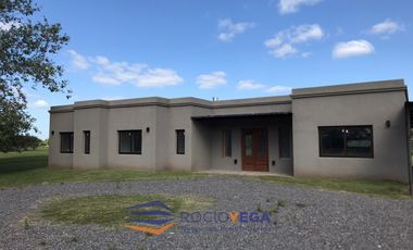 Casa en Venta en la Primavera Golf, Lujan