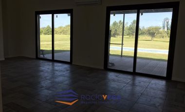 Casa en Venta en la Primavera Golf, Lujan