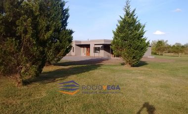 Casa en Venta en la Primavera Golf, Lujan