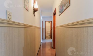Venta Casa 5 Ambientes con Parrilla, Pileta y Cochera en Lomas de Zamora