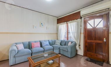 Venta Casa 5 Ambientes con Parrilla, Pileta y Cochera en Lomas de Zamora
