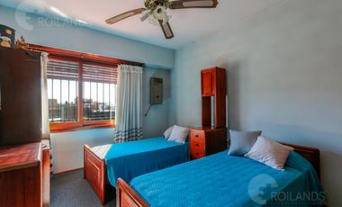 Venta Casa 5 Ambientes con Parrilla, Pileta y Cochera en Lomas de Zamora