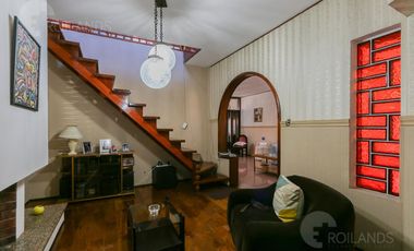 Venta Casa 5 Ambientes con Parrilla, Pileta y Cochera en Lomas de Zamora