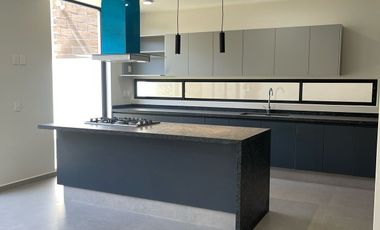 CASA EN VENTA EN COTO BOSQUETTO