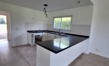 RBS. HERMOSA CASA EN EL CAMPO FINCAS EXCLUSIVAS, CARDALES.