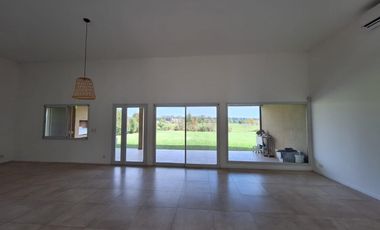 RBS. HERMOSA CASA EN EL CAMPO FINCAS EXCLUSIVAS, CARDALES.