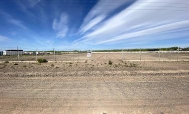 TERRENO 9000m2 PARQUE INDUSTRIAL CENTENARIO FRENTE AUTODROMO