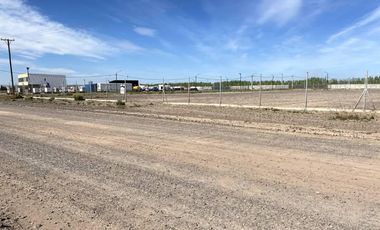 TERRENO 9000m2 PARQUE INDUSTRIAL CENTENARIO FRENTE AUTODROMO
