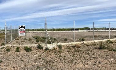 TERRENO 9000m2 PARQUE INDUSTRIAL CENTENARIO FRENTE AUTODROMO