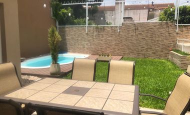 Casa en  Quilmes Residencial.