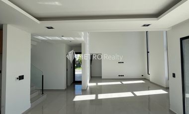 Casa en Alquiler Araucarias con 4 habitaciones en Puertos del Lagos