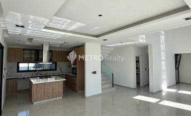 Casa en Alquiler Araucarias con 4 habitaciones en Puertos del Lagos