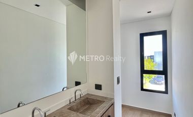 Casa en Alquiler Araucarias con 4 habitaciones en Puertos del Lagos