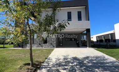 Casa en Alquiler Araucarias con 4 habitaciones en Puertos del Lagos