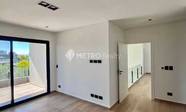 Casa en Alquiler Araucarias con 4 habitaciones en Puertos del Lagos